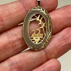 Vtg 14K Yellow Gold Jade Swan Pendant Asian Landscape Bamboo Openwork Oval 3.2g